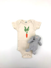 Load image into Gallery viewer, Carrot short sleeve baby bodysuit